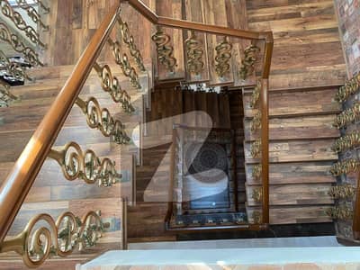 ڈی ایچ اے فیز 8 - زون ڈی ڈی ایچ اے فیز 8,ڈی ایچ اے ڈیفینس,کراچی میں 5 کمروں کا 1 کنال مکان 6.0 لاکھ میں کرایہ پر دستیاب ہے۔