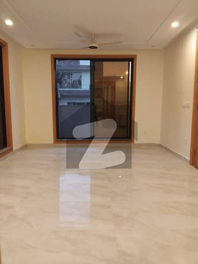 ای ۔ 11 اسلام آباد میں 3 کمروں کا 1 کنال بالائی پورشن 2.0 لاکھ میں کرایہ پر دستیاب ہے۔