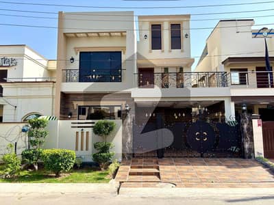 8 Marla Double Storey Ultra-Modern House for Sale in Buch Villas, Multan 8 Marla Double Storey Ultra-Modern House for Sale in Buch Villas, Multan