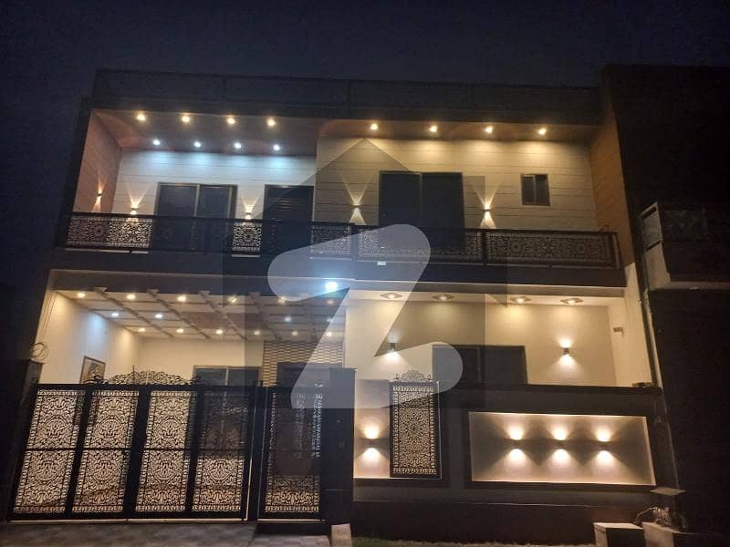 ستیانہ روڈ فیصل آباد میں 4 کمروں کا 8 مرلہ مکان 2.35 کروڑ میں برائے فروخت۔ ستیانہ روڈ فیصل آباد میں 4 کمروں کا 8 مرلہ مکان 2.35 کروڑ میں برائے فروخت۔
