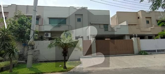 10 MARLA 3 BEDROOMS SD HOUSE AVAILABLE FOR SALE 10 MARLA 3 BEDROOMS SD HOUSE AVAILABLE FOR SALE