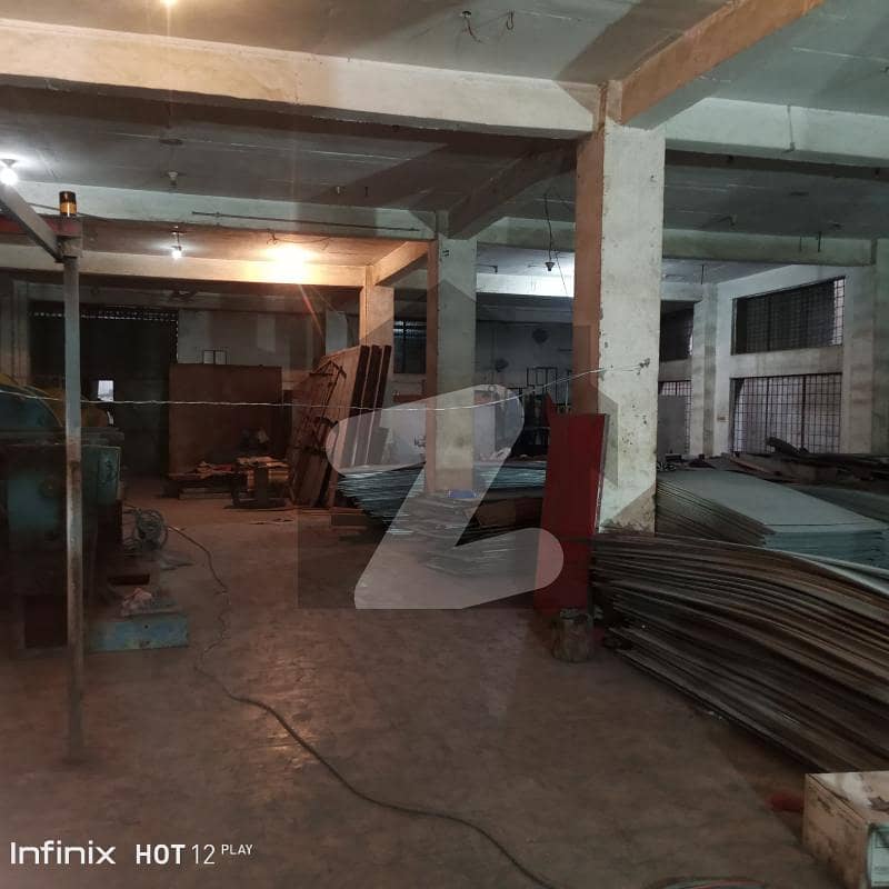 44 Marla triple Storey Main 100 Feet Road In QIE 44 Marla triple Storey Main 100 Feet Road In QIE