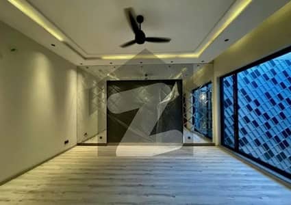 A BEAUTIFUL 10 MRLA HOUSE FOR RENT