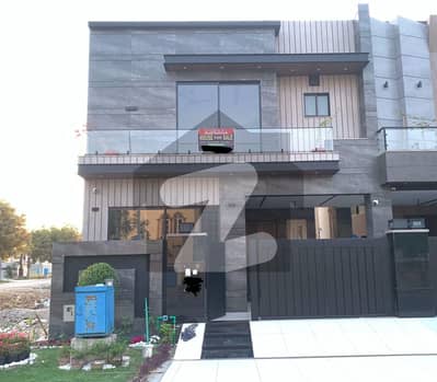 ڈی ایچ اے 11 رہبر فیز 2 ڈی ایچ اے 11 رہبر,لاہور میں 3 کمروں کا 5 مرلہ مکان 2.85 کروڑ میں برائے فروخت۔ ڈی ایچ اے 11 رہبر فیز 2 ڈی ایچ اے 11 رہبر,لاہور میں 3 کمروں کا 5 مرلہ مکان 2.85 کروڑ میں برائے فروخت۔