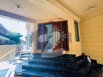 F-11 House Available for Rent F-11 House Available for Rent