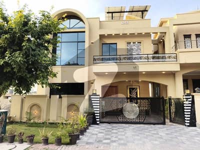 Luxurious 10 Marla Modern Home For Sale | 5 Bedrooms | 5 Bathrooms | Solar Installed | Premium Design Luxurious 10 Marla Modern Home For Sale | 5 Bedrooms | 5 Bathrooms | Solar Installed | Premium Design