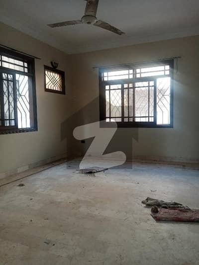 گلشن اقبال - بلاک 10-اے گلشنِ اقبال,گلشنِ اقبال ٹاؤن,کراچی میں 9 کمروں کا 7 مرلہ مکان 4.2 کروڑ میں برائے فروخت۔