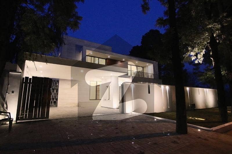 Luxury Brand New House For Rent In E7 On Prime And Hot Location Luxury Brand New House For Rent In E7 On Prime And Hot Location