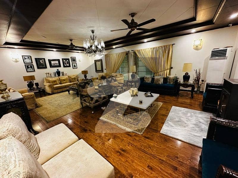ایف ۔ 8 اسلام آباد میں 6 کمروں کا 2 کنال مکان 30.0 لاکھ میں کرایہ پر دستیاب ہے۔