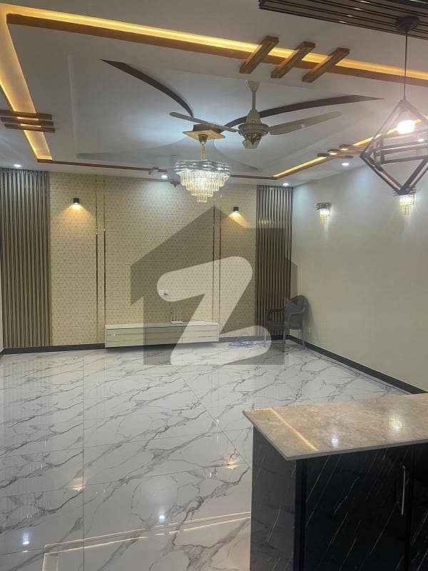 ٹاپ سٹی 1 اسلام آباد میں 5 کمروں کا 10 مرلہ مکان 4.3 کروڑ میں برائے فروخت۔ ٹاپ سٹی 1 اسلام آباد میں 5 کمروں کا 10 مرلہ مکان 4.3 کروڑ میں برائے فروخت۔