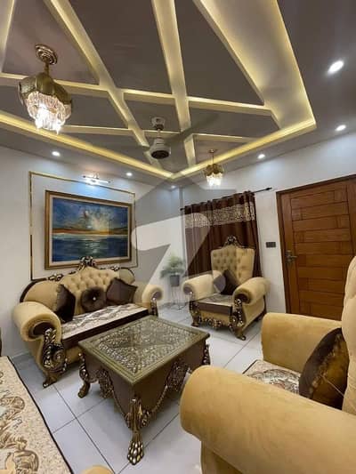 کلفٹن ۔ بلاک 4 کلفٹن,کراچی میں 3 کمروں کا 9 مرلہ فلیٹ 1.8 لاکھ میں کرایہ پر دستیاب ہے۔