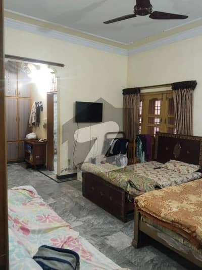 شمس آباد کالونی ملتان میں 6 کمروں کا 1 کنال مکان 6.5 کروڑ میں برائے فروخت۔