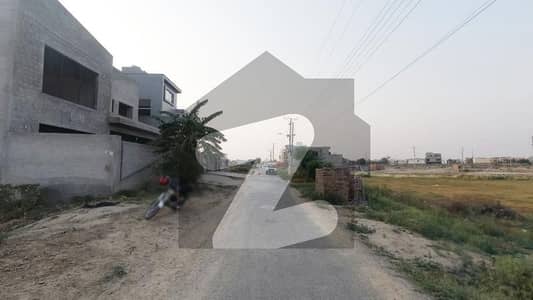 60 FEET WIDE ROAD 1 KANAL SEMI-COMMERCIAL PLOT AVAILABLE FOR SALE IN LDA AVENUE - BLOCK K