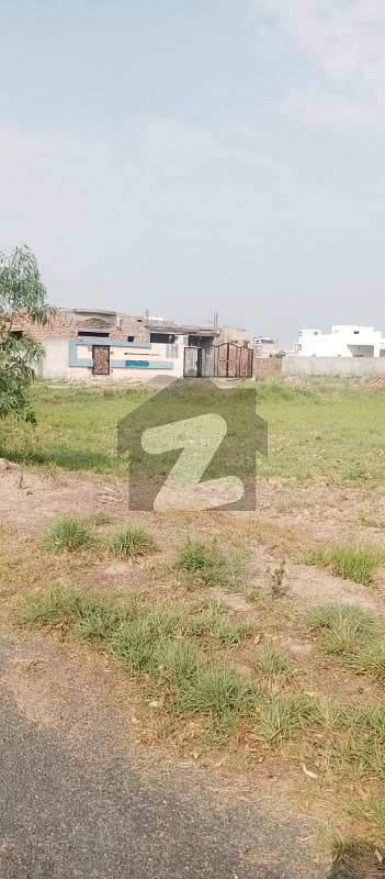 10 MARLA PERFECT LOCATION PLOT AVAILABLE FOR SALE IN LAKE CITY M3 EXTENSION 10 MARLA PERFECT LOCATION PLOT AVAILABLE FOR SALE IN LAKE CITY M3 EXTENSION
