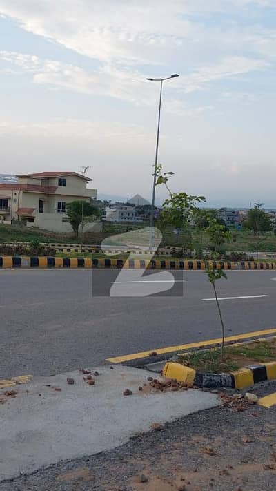 ڈی ایچ اے فیز 5 - سیکٹر اے ڈی ایچ اے ڈیفینس فیز 5,ڈی ایچ اے ڈیفینس,اسلام آباد میں 1 کنال رہائشی پلاٹ 4.75 کروڑ میں برائے فروخت۔ ڈی ایچ اے فیز 5 - سیکٹر اے ڈی ایچ اے ڈیفینس فیز 5,ڈی ایچ اے ڈیفینس,اسلام آباد میں 1 کنال رہائشی پلاٹ 4.75 کروڑ میں برائے فروخت۔