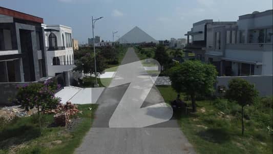 1 Kanal Corner Plot Prime Location For Sale, DB &Amp; Pole Clear