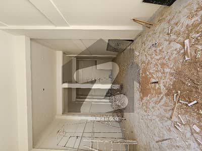 Shop For Rent 930 Sq. ft with Basement Hight 18 Feet