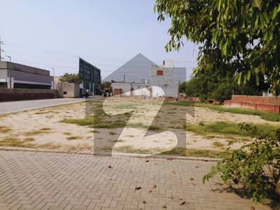پائن ایونیو لاہور میں 8 کنال کمرشل پلاٹ 20.0 ارب میں برائے فروخت۔