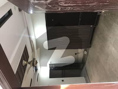 1 Marla Room For Rent On 3rd Floor In Lahore Model Town Block -L