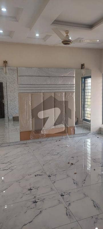 ڈی ایچ اے فیز 7 - بلاک یو فیز 7,ڈیفنس (ڈی ایچ اے),لاہور میں 5 کمروں کا 1 کنال مکان 2.7 لاکھ میں کرایہ پر دستیاب ہے۔ ڈی ایچ اے فیز 7 - بلاک یو فیز 7,ڈیفنس (ڈی ایچ اے),لاہور میں 5 کمروں کا 1 کنال مکان 2.7 لاکھ میں کرایہ پر دستیاب ہے۔