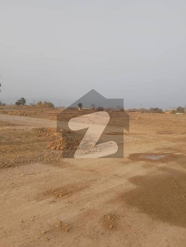 EXCELLENT PLOTS FOR SALE IN C-14 EXCELLENT PLOTS FOR SALE IN C-14
