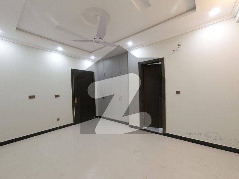 Prime Location 800 Square Feet Flat For sale In E-11 Prime Location 800 Square Feet Flat For sale In E-11