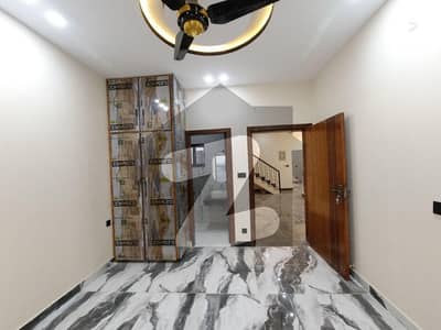 ایف ۔ 17 اسلام آباد میں 5 کمروں کا 7 مرلہ مکان 2.9 کروڑ میں برائے فروخت۔