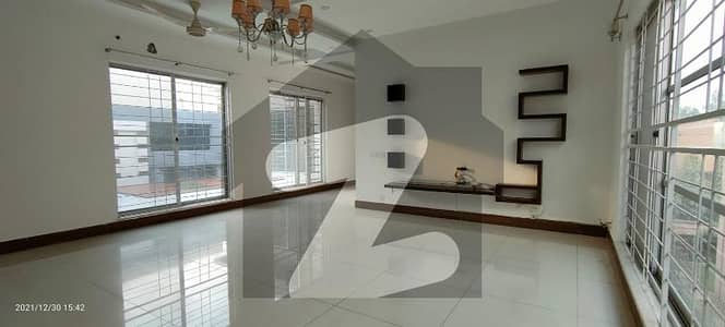 1 Kanal Like Brand New Designee Upper Portion For Rent In DHA Phase 5