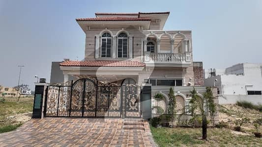 Centrally Located House In DHA Phase 7 - Block Y Is Available For sale Centrally Located House In DHA Phase 7 - Block Y Is Available For sale