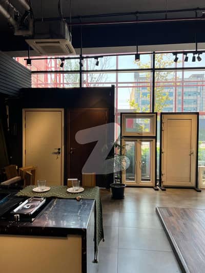 ڈی ایچ اے ڈیفینس فیز 5 ڈی ایچ اے ڈیفینس,اسلام آباد میں 1 مرلہ Studio دکان 1.33 کروڑ میں برائے فروخت۔ ڈی ایچ اے ڈیفینس فیز 5 ڈی ایچ اے ڈیفینس,اسلام آباد میں 1 مرلہ Studio دکان 1.33 کروڑ میں برائے فروخت۔