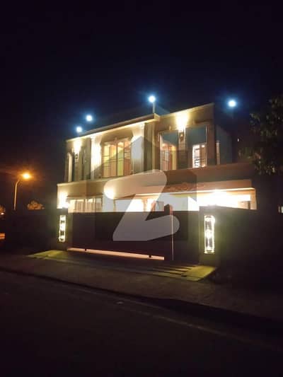 Brand New 1 Kanal Corner House For Rent
