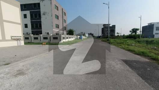 ڈی ایچ اے فیز 8 - بلاک زیڈ 6 ڈی ایچ اے فیز 8,ڈیفنس (ڈی ایچ اے),لاہور میں 10 مرلہ رہائشی پلاٹ 1.6 کروڑ میں برائے فروخت۔ ڈی ایچ اے فیز 8 - بلاک زیڈ 6 ڈی ایچ اے فیز 8,ڈیفنس (ڈی ایچ اے),لاہور میں 10 مرلہ رہائشی پلاٹ 1.6 کروڑ میں برائے فروخت۔