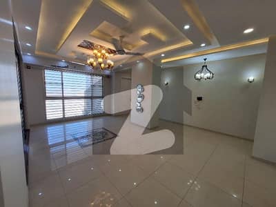 4 BEDROOM APARTMENT WITH SERVANT ROOM AVAILABLE FOR SALE IN LUCKY ONE 4 BEDROOM APARTMENT WITH SERVANT ROOM AVAILABLE FOR SALE IN LUCKY ONE
