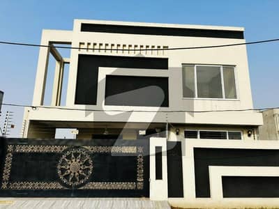 لیک سٹی میڈوز فیز 1 - بلاک جی لیک سٹی میڈوز فیز 1,لیک سٹی میڈوز,لاہور میں 5 کمروں کا 10 مرلہ مکان 3.3 کروڑ میں برائے فروخت۔ لیک سٹی میڈوز فیز 1 - بلاک جی لیک سٹی میڈوز فیز 1,لیک سٹی میڈوز,لاہور میں 5 کمروں کا 10 مرلہ مکان 3.3 کروڑ میں برائے فروخت۔