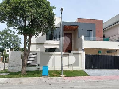 ڈی ایچ اے ڈیفینس فیز 2 ڈی ایچ اے ڈیفینس,اسلام آباد میں 6 کمروں کا 1 کنال مکان 13.5 کروڑ میں برائے فروخت۔ ڈی ایچ اے ڈیفینس فیز 2 ڈی ایچ اے ڈیفینس,اسلام آباد میں 6 کمروں کا 1 کنال مکان 13.5 کروڑ میں برائے فروخت۔