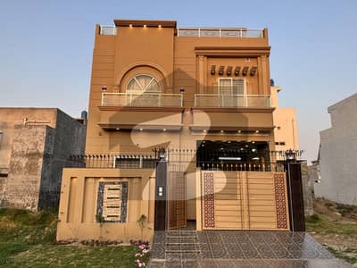 سٹی ہاؤسنگ سوسائٹی گوجرانوالہ میں 4 کمروں کا 5 مرلہ مکان 1.8 کروڑ میں برائے فروخت۔