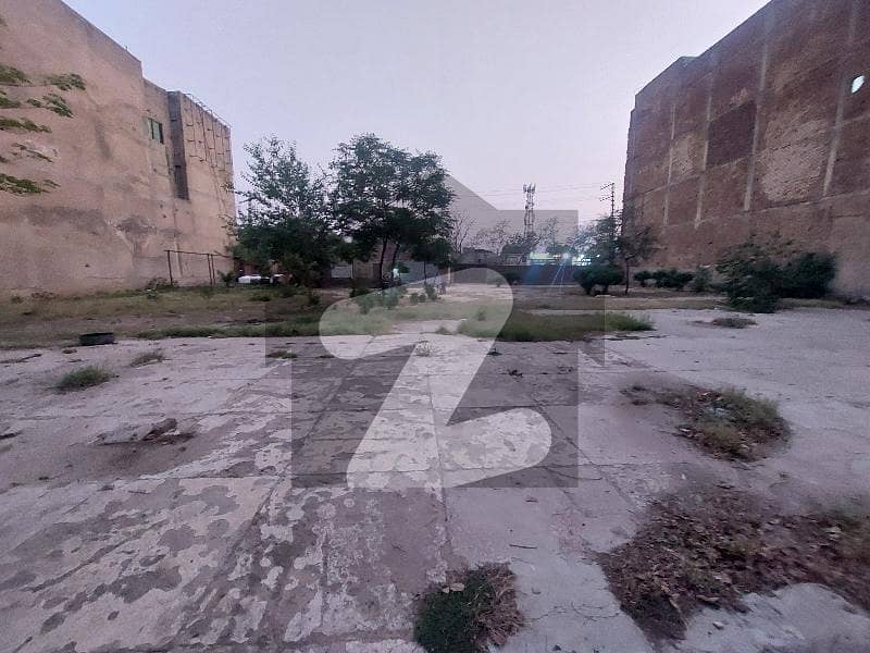 ایم ایم عالم روڈ گلبرگ,لاہور میں 1 کنال کمرشل پلاٹ 38.0 کروڑ میں برائے فروخت۔ ایم ایم عالم روڈ گلبرگ,لاہور میں 1 کنال کمرشل پلاٹ 38.0 کروڑ میں برائے فروخت۔