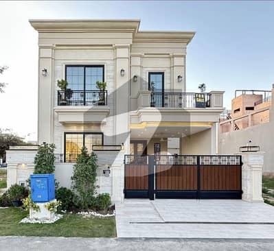 ڈی ایچ اے 9 ٹاؤن ۔ بلاک اے ڈی ایچ اے 9 ٹاؤن,ڈیفنس (ڈی ایچ اے),لاہور میں 4 کمروں کا 8 مرلہ مکان 4.35 کروڑ میں برائے فروخت۔ ڈی ایچ اے 9 ٹاؤن ۔ بلاک اے ڈی ایچ اے 9 ٹاؤن,ڈیفنس (ڈی ایچ اے),لاہور میں 4 کمروں کا 8 مرلہ مکان 4.35 کروڑ میں برائے فروخت۔