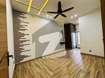 فیصل ٹاؤن - ایف ۔ 18 اسلام آباد میں 5 کمروں کا 5 مرلہ مکان 2.8 کروڑ میں برائے فروخت۔