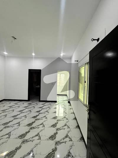 بنی گالہ اسلام آباد میں 6 کمروں کا 15 مرلہ مکان 3.9 کروڑ میں برائے فروخت۔