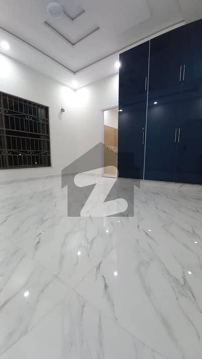 1 Kanal Beautiful Upper Portion Available For Rent