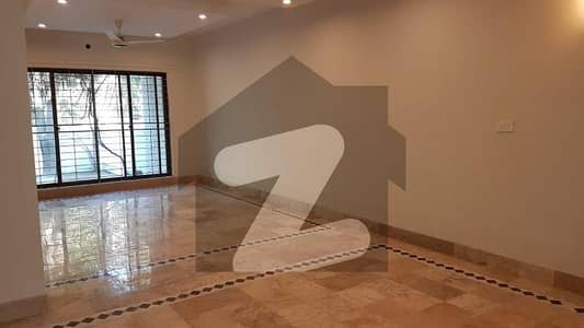1 Kanal Full House For Rent in Main Cantt