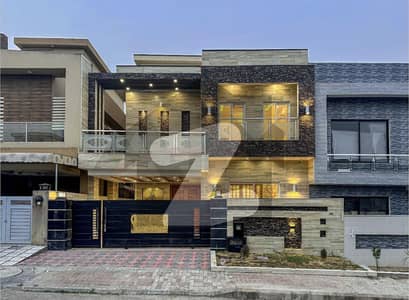 10 Marla Luxury House For Sall In Bahria Town Phase 5