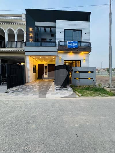 Investors Should sale This Prime Location House Located Ideally In Park View City Investors Should sale This Prime Location House Located Ideally In Park View City