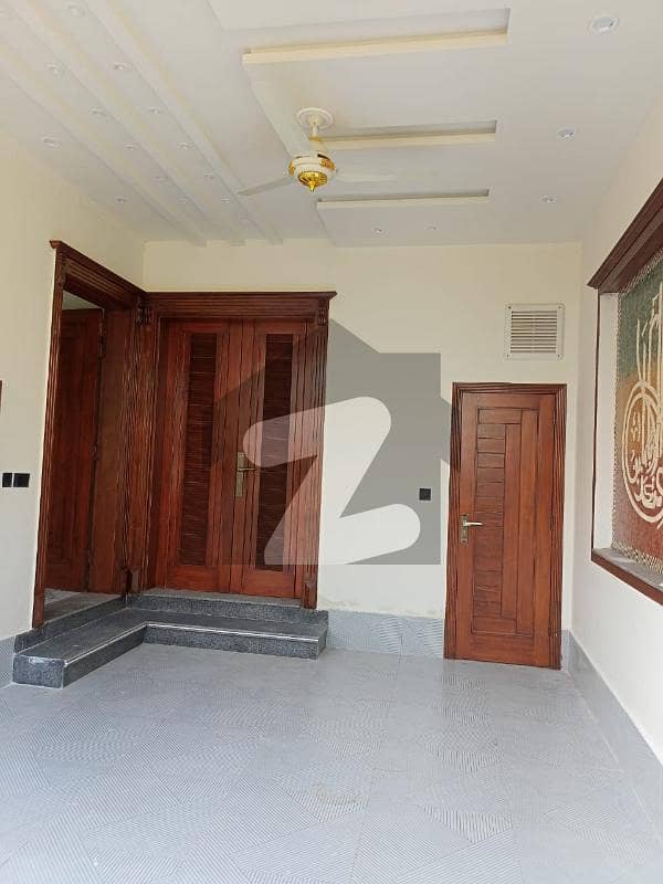 5 MARLA BRAND NEW HOUSE AVAILABLE FOR SALE 5 MARLA BRAND NEW HOUSE AVAILABLE FOR SALE
