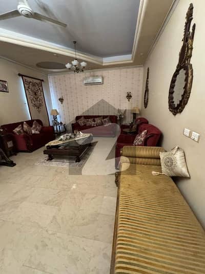 ڈی ایچ اے فیز 7 ڈی ایچ اے ڈیفینس,کراچی میں 5 کمروں کا 1 کنال مکان 9.0 کروڑ میں برائے فروخت۔