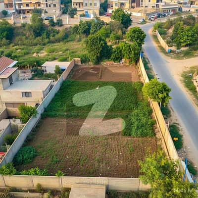 بیدیاں روڈ لاہور میں 4 کنال رہائشی پلاٹ 5.6 کروڑ میں برائے فروخت۔
