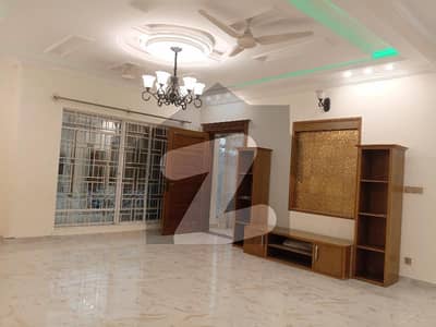 بحریہ ٹاؤن فیز 3 بحریہ ٹاؤن راولپنڈی,راولپنڈی میں 3 کمروں کا 1 کنال بالائی پورشن 90.0 ہزار میں کرایہ پر دستیاب ہے۔