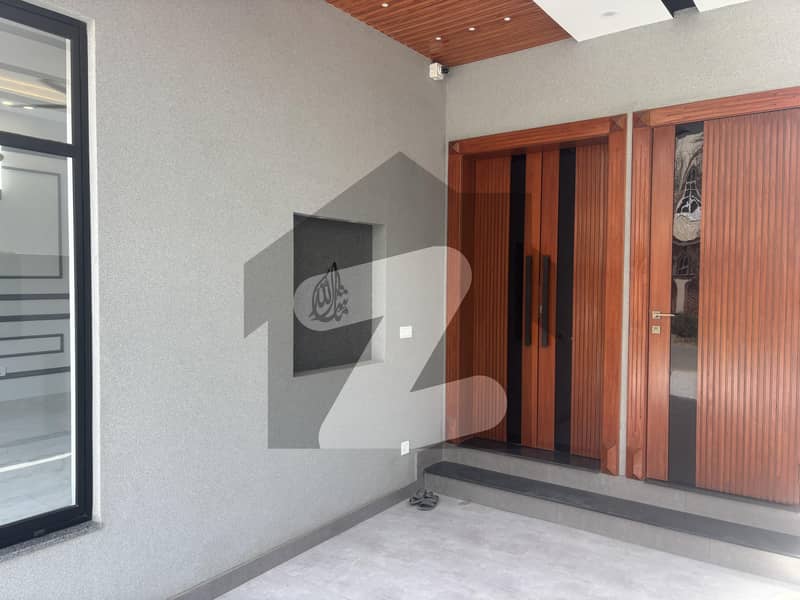 DHA RAHBAR 50 FT WIDE ROAD ULTRA MODREN HOUSE IS UP FOR SALE DHA RAHBAR 50 FT WIDE ROAD ULTRA MODREN HOUSE IS UP FOR SALE