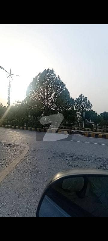 The Corner Category Plot Is Located In Heart Of Bahria Enclave At Urban Boluvard. Dimension And Latest Pictures Are Attached. The Corner Category Plot Is Located In Heart Of Bahria Enclave At Urban Boluvard. Dimension And Latest Pictures Are Attached.